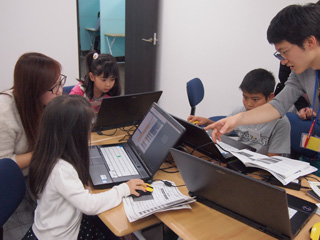 プログラミングコース…マイクラッチコースとゲーム＆アプリ制作コースに分かれます（小学生・中学生・高校生対象）