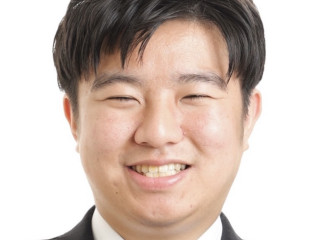 一人ひとりに寄り添った指導を大切にしています。  塾長も日々授業に入り、生徒一人ひとりの目標や課題に合わせてサポートします。「わかった！」「できた！」を積み重ね、成績向上と第一志望合格を全力で応援します。